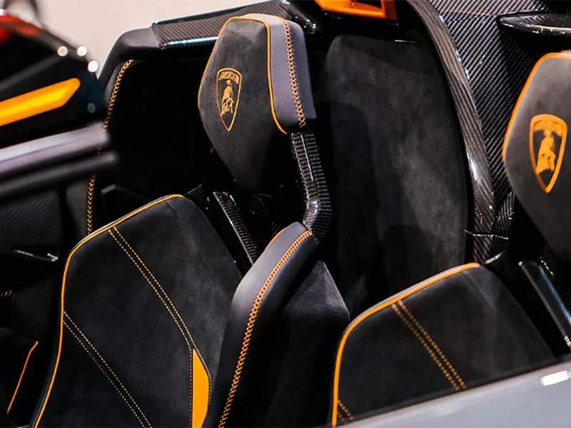 بالصور... عرض لامبورغيني سنتيناريو رودستر للبيع في السعودية بسعر خيالي